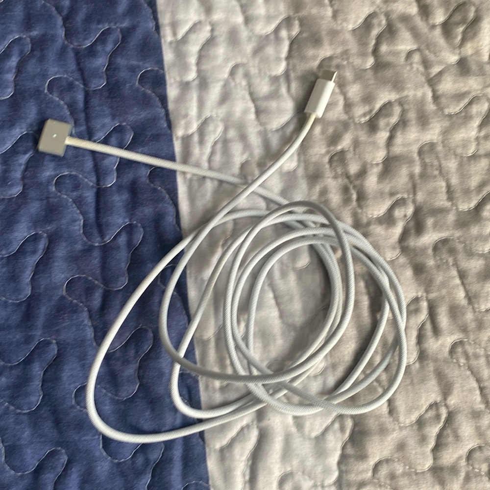 Apple USB-C to Magsafe cable (2m)